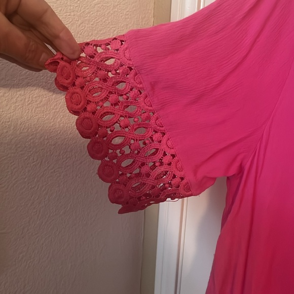 Beautiful Pink top - Picture 3 of 6